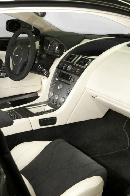 Aston Martin DBS (Астон Мартин DBS) (В салоне) Aston Martin DBS (Астон Мартин DBS) (В салоне)